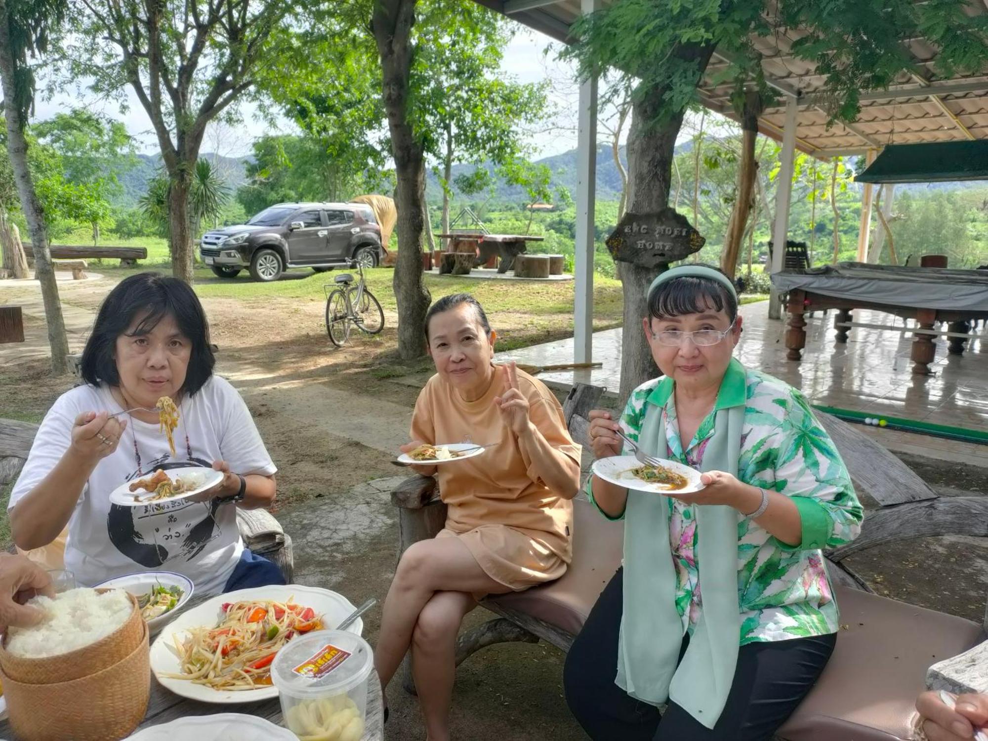 บ้านอิงเมยแคมป์ แก่งกระจาน Ban Phu Bon Экстерьер фото