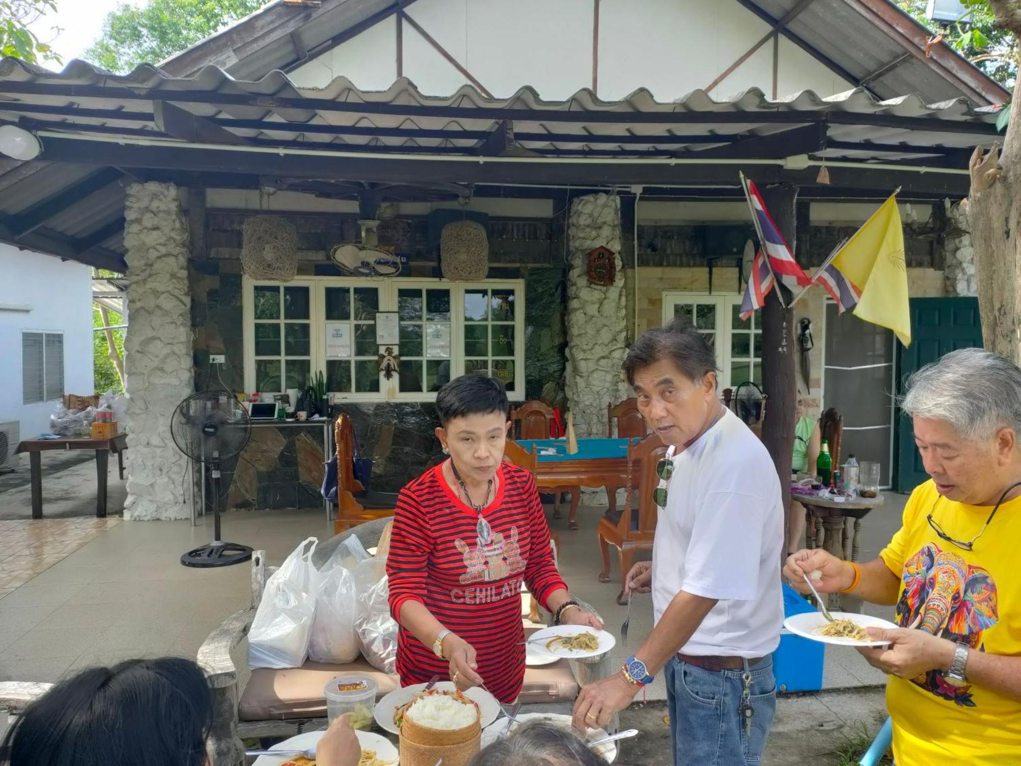 บ้านอิงเมยแคมป์ แก่งกระจาน Ban Phu Bon Экстерьер фото
