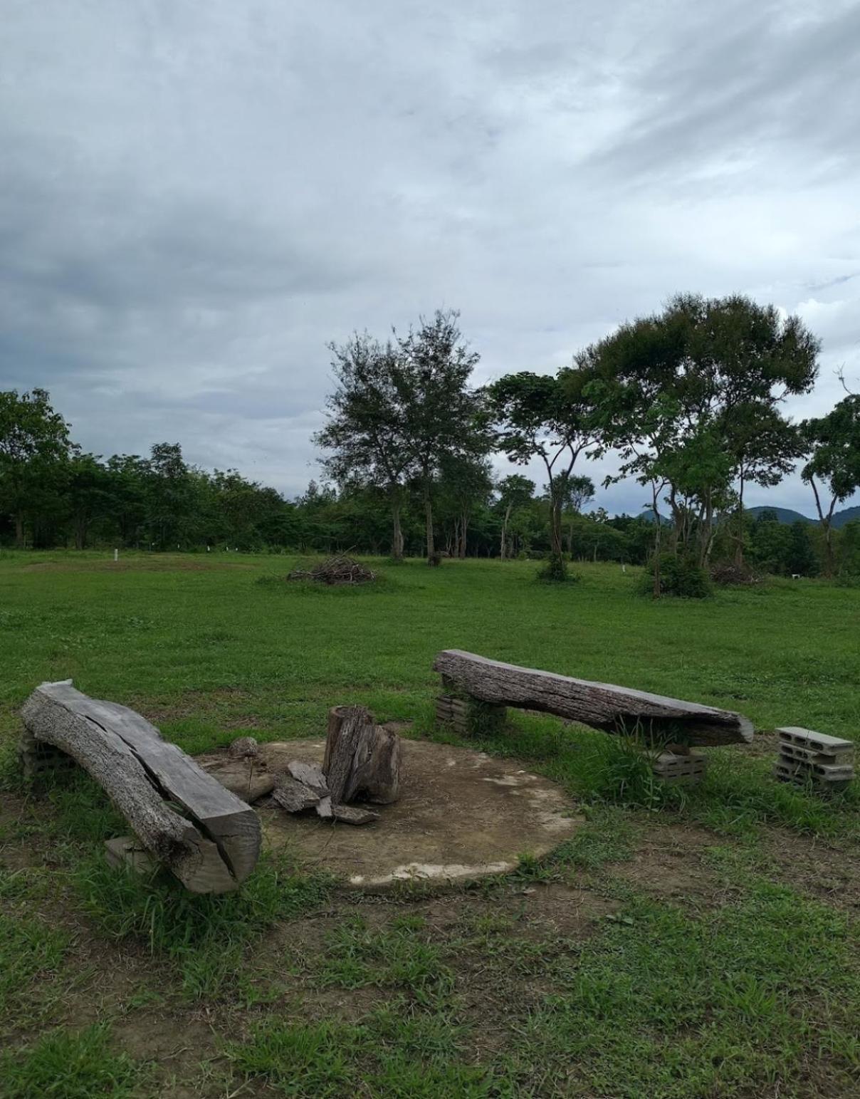 บ้านอิงเมยแคมป์ แก่งกระจาน Ban Phu Bon Экстерьер фото