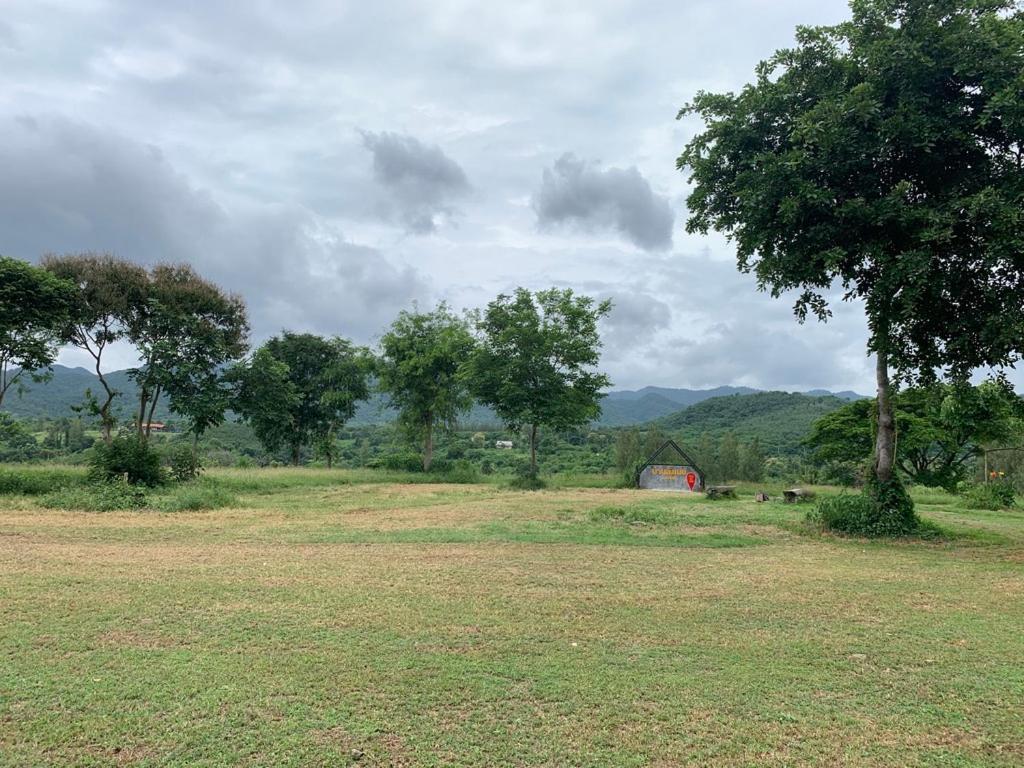 บ้านอิงเมยแคมป์ แก่งกระจาน Ban Phu Bon Экстерьер фото